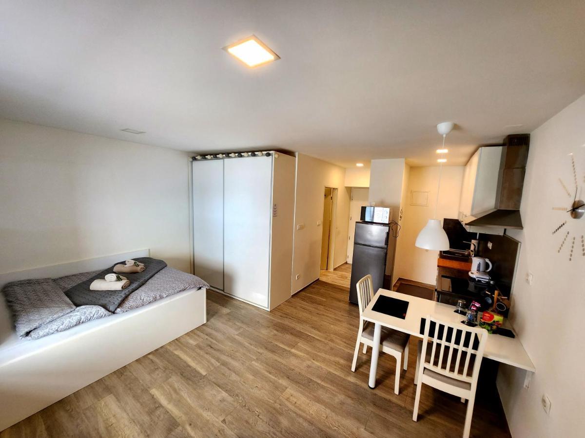 Studio Apartma V8 Maribor Eksteriør billede